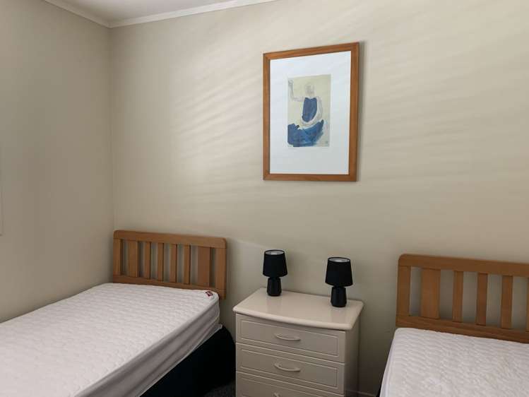 5 The Mall Cromwell_13