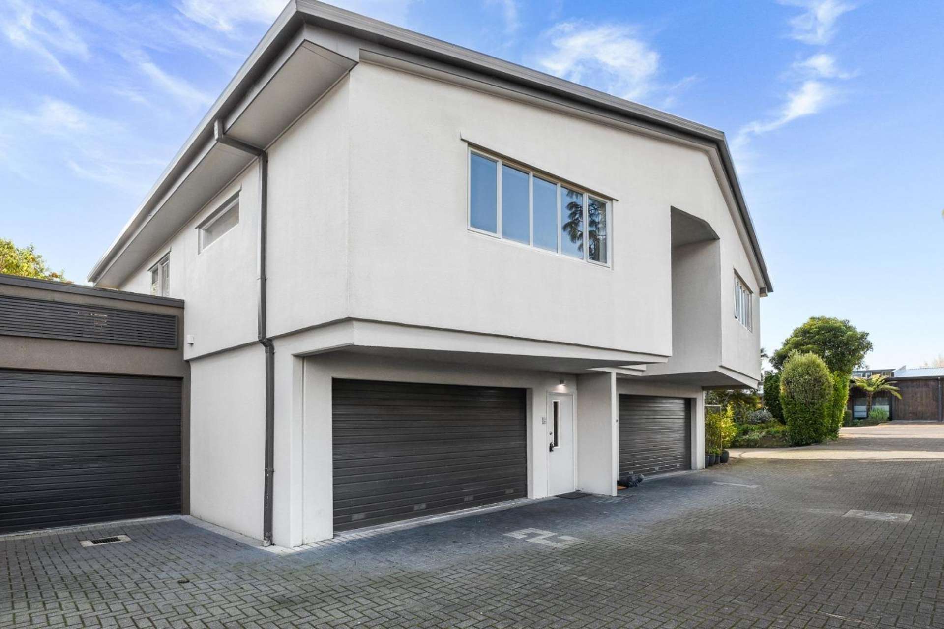2/15 Tarawera Road 1095_0