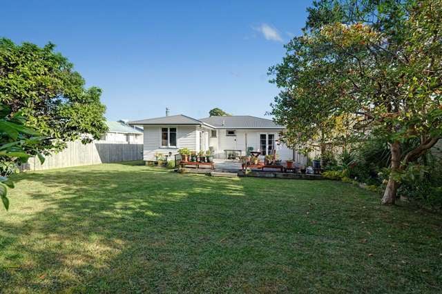 8 Coniston Avenue Te Atatu South_3