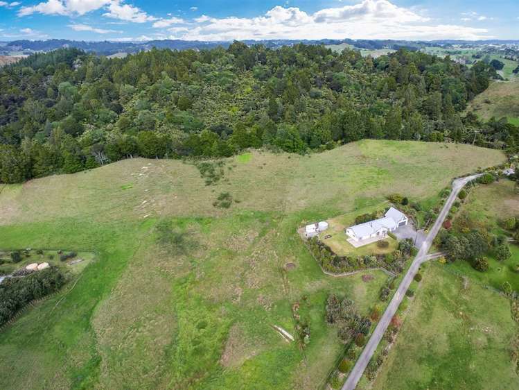 49 Lloyd Drive Wainui_24