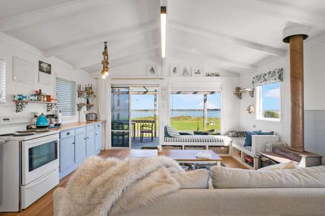 33 Birds Beach Road Tapora_1