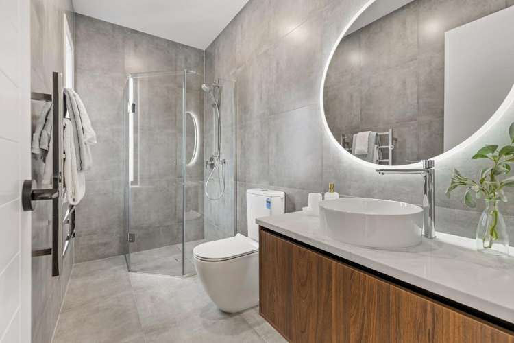 7 Halcyon Bay Lane Orewa_17