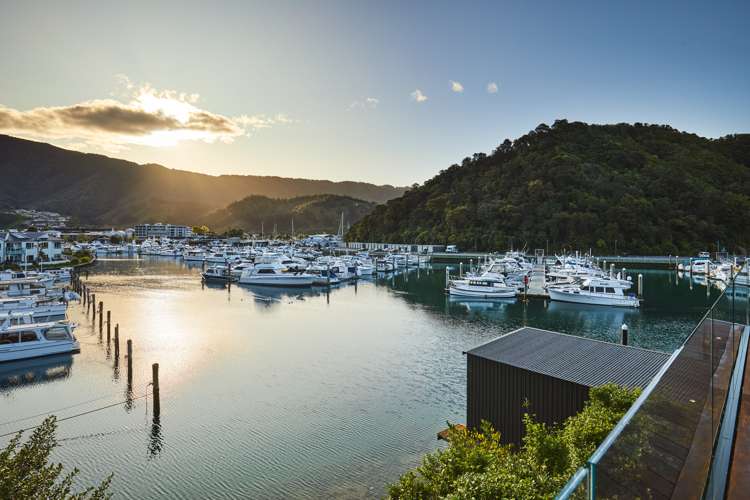 69 Waikawa Road Picton_17