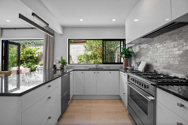 1/4 Whitworth Road Mount Eden_10