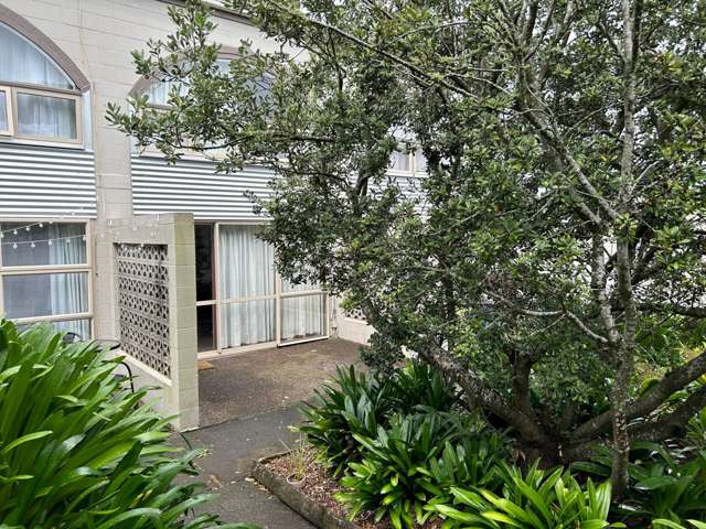 Stylish 2 Bedroom Sandringham Unit