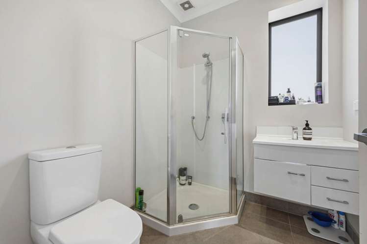 3/7 Uku Lane Hobsonville_8