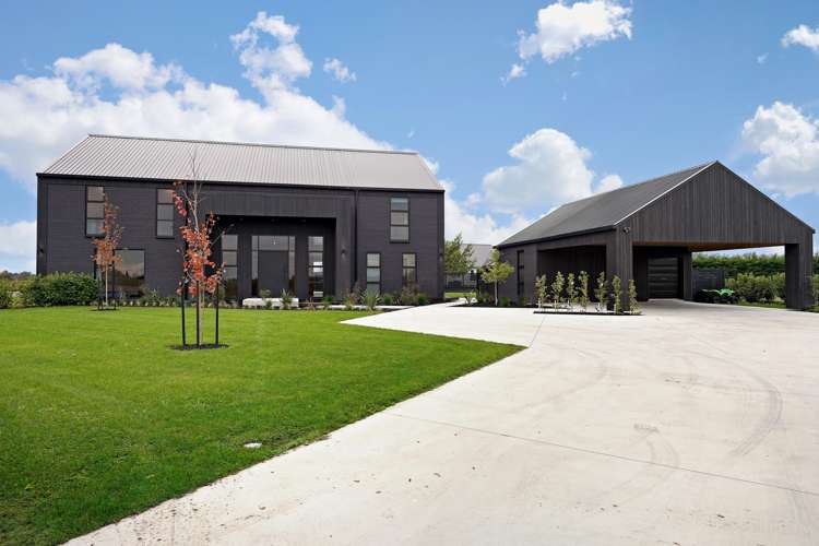 409 Grasslands Drive Cambridge_47