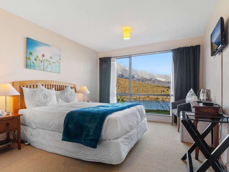 12 Goldleaf Hill Queenstown_6