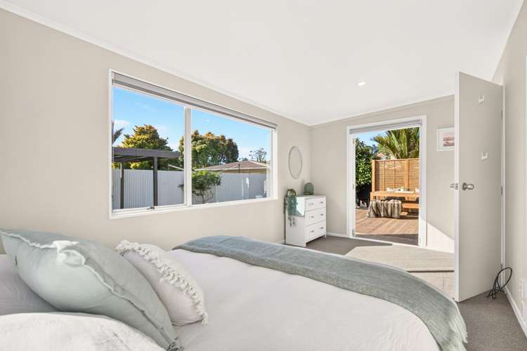77A Vodanovich Road Te Atatu South_12