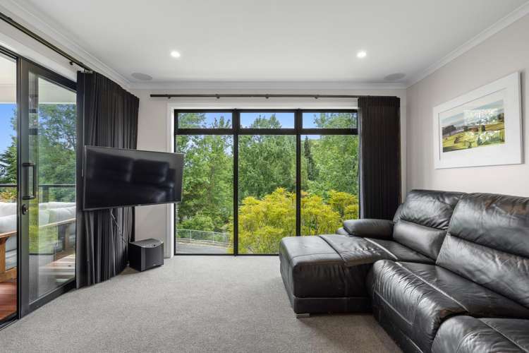 10 Woodford Lane Stoke_11