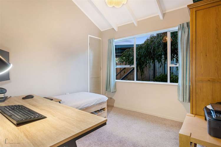 8/89a Royal Road Massey_9