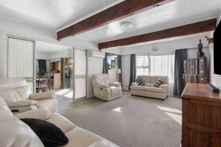 122 Parry Palm Avenue_5