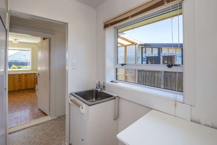 90 Neill Street Hornby_10