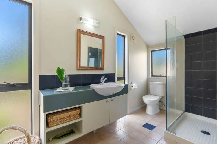 2/230 East Coast Road Forrest Hill_13