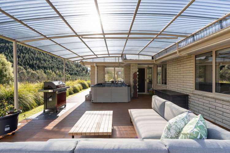 1317 Manawahe Road Manawahe_18