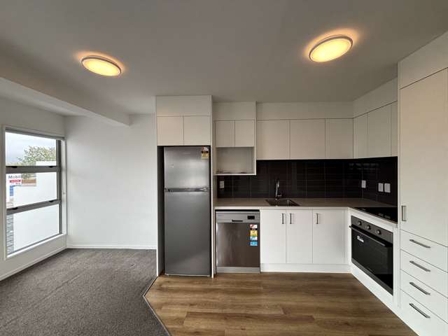 21/280 Bealey Avenue - 3 Bedrooms + a Study + X2 Carparks