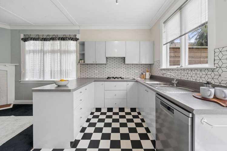 21 Burrows Avenue Karori_7