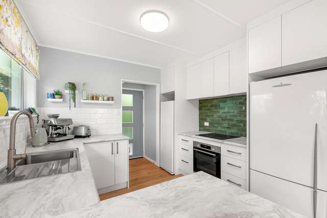 67 Bird Grove Stokes Valley_1