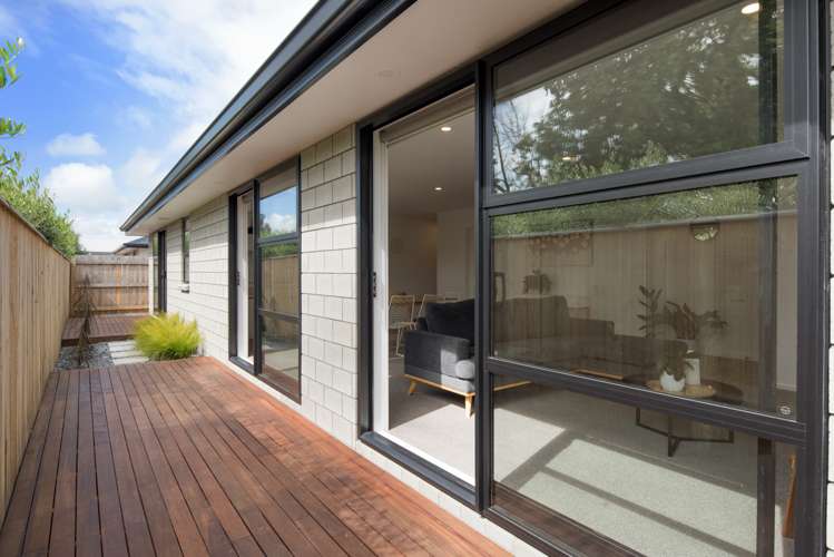 32a Harvard Road Burleigh_19