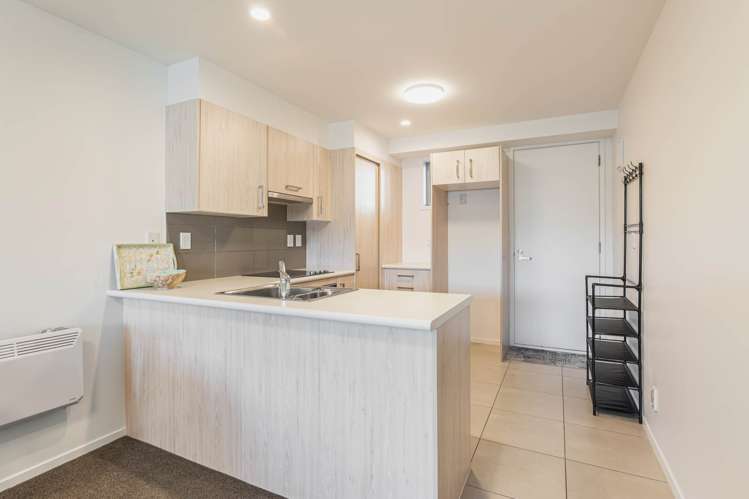 109/17 Link Crescent Stanmore Bay_12