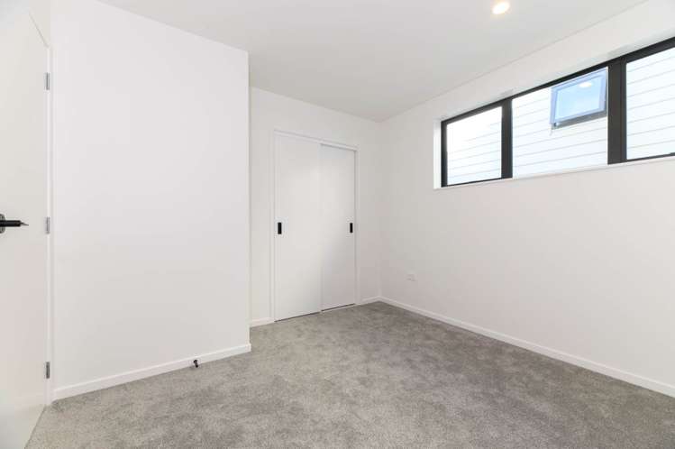 2/52 Rua Road Glen Eden_13