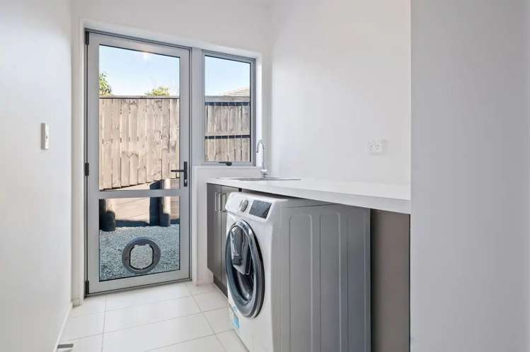 6 Kingston Court 2743_14