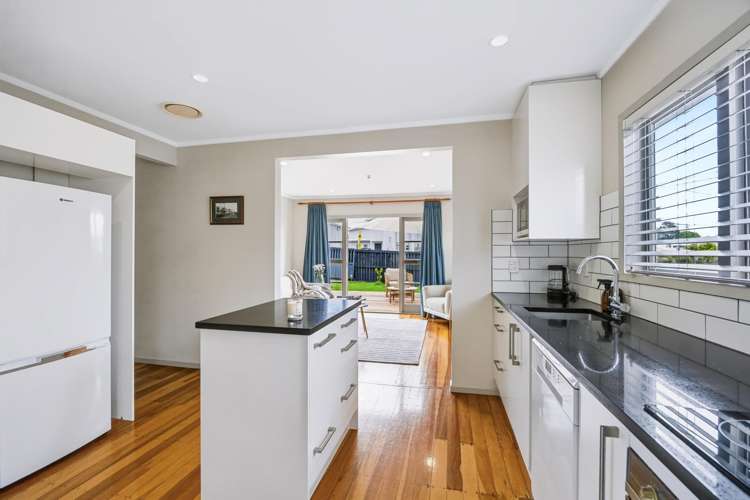 1/63 Lancaster Road Beach Haven_5