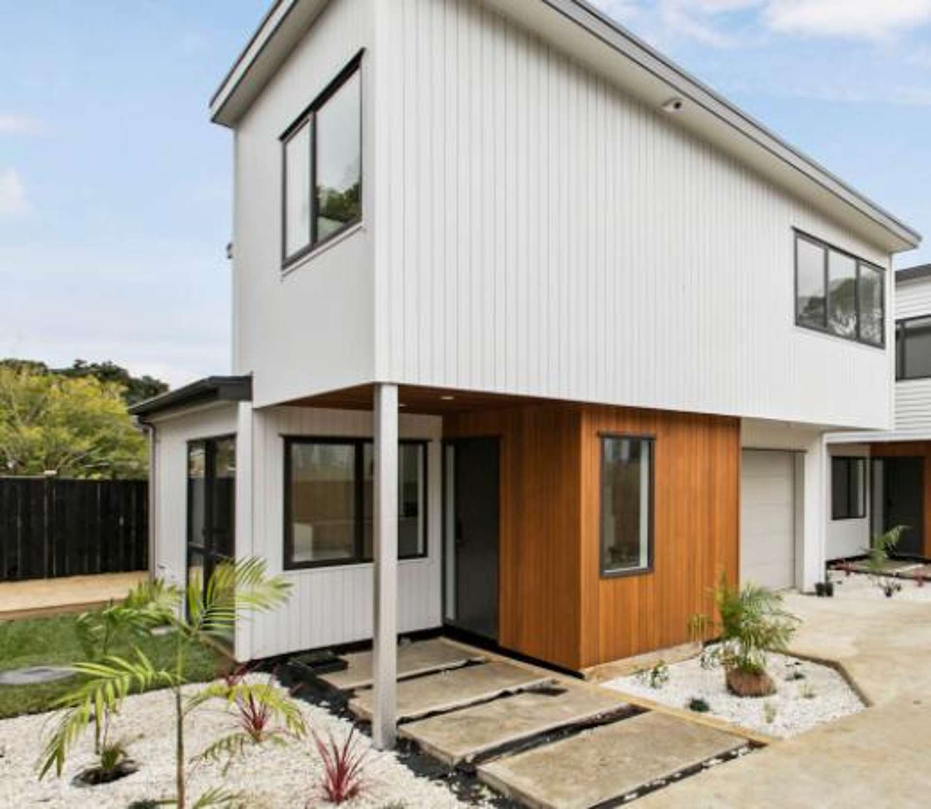 2/14 Waddell Avenue Point England_0