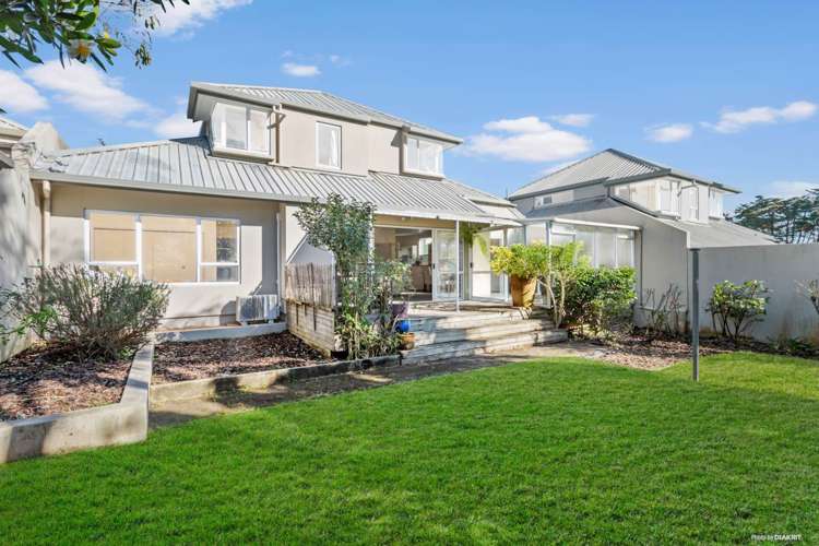 2/41 Byron Avenue_0