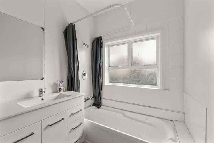 1 Caplen Street Hawera_13