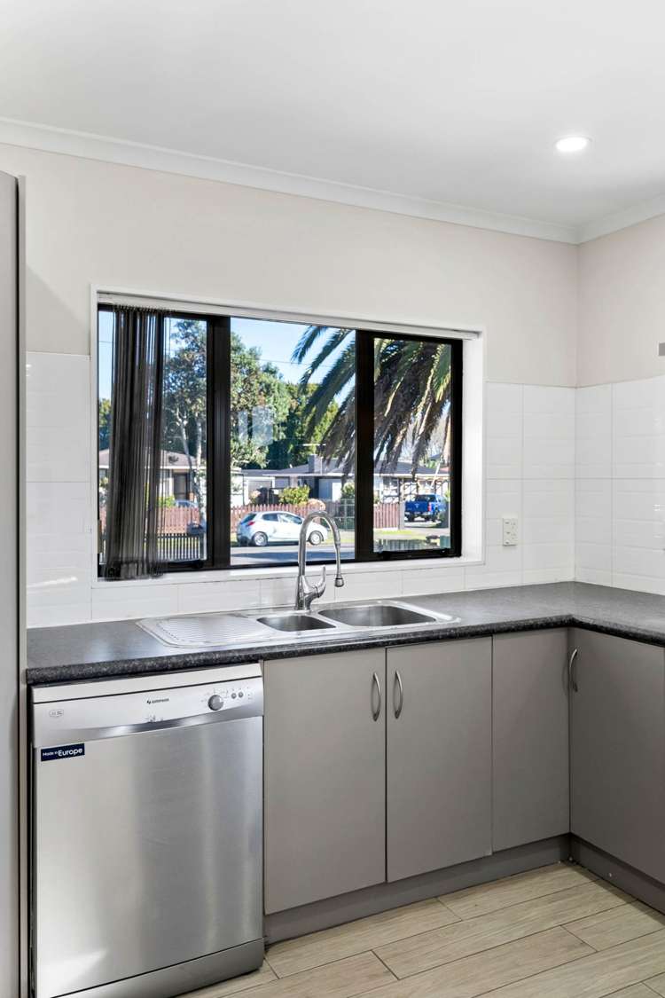 196 Robertson Road Mangere East_19