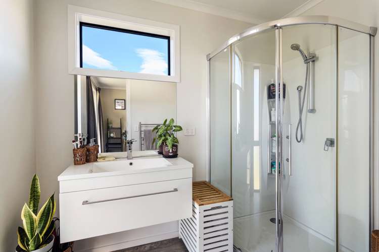 79 Washbourn Drive Richmond_8