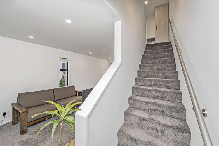 2/241 Lincoln Road Addington_6