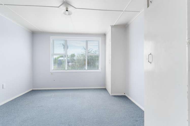 238 High Street North Carterton_9