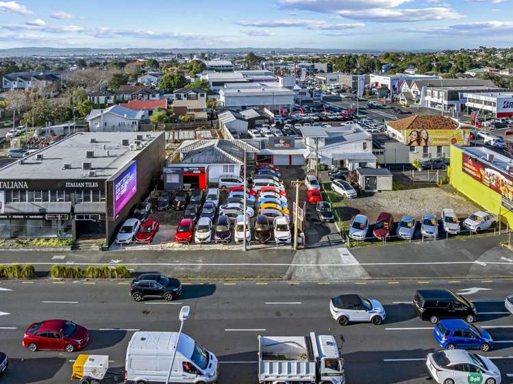 150 and 152 Green Lane East Greenlane_3