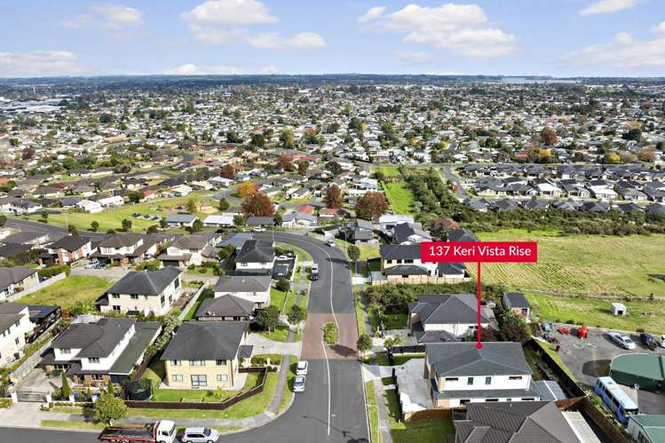 137 Keri Vista Rise Papakura_24