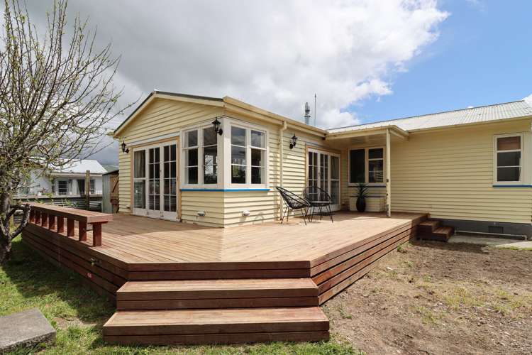 257 High Street South Carterton_14