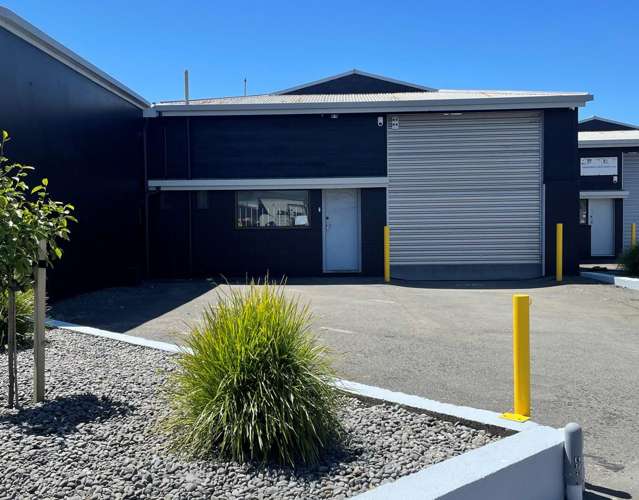 Warehouse & Office in Sockburn