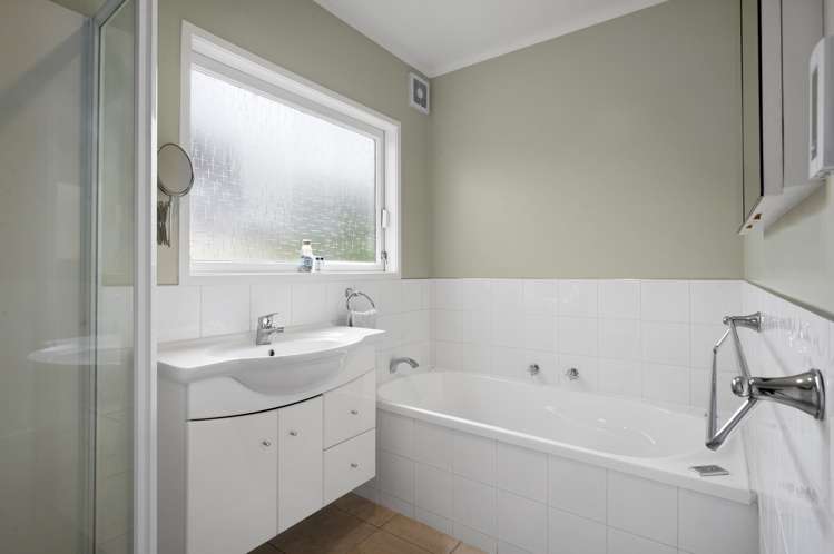 19a Clark Road Pahurehure_13