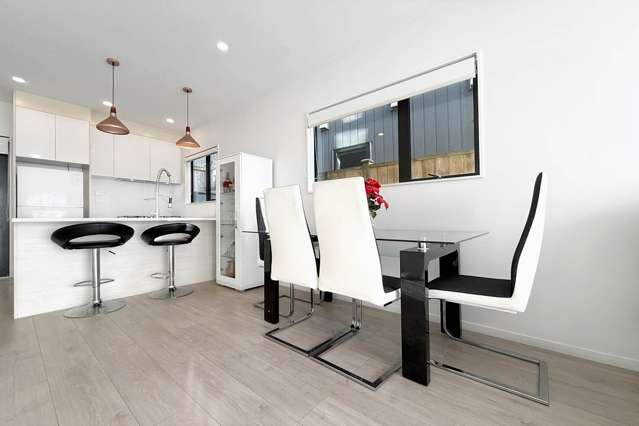2 Christella Street Flat Bush_4