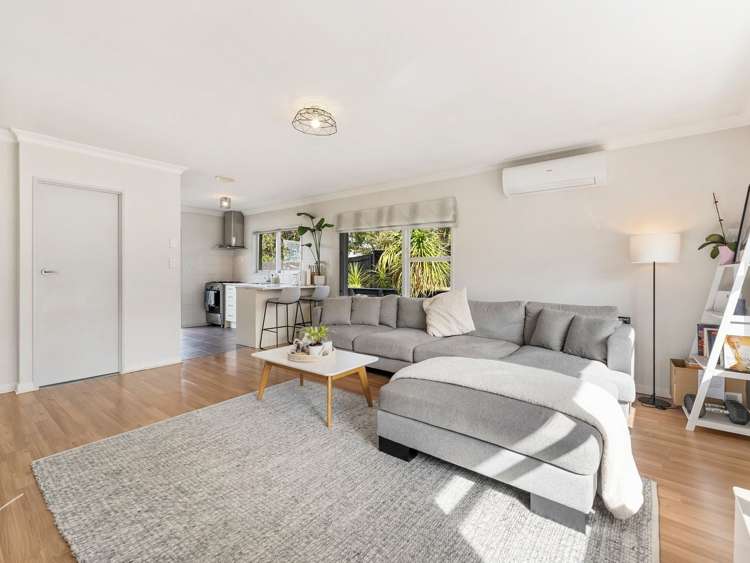 1/1 Broadview Place Howick_5