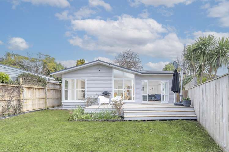 12b Brennan Avenue Te Atatu Peninsula_11