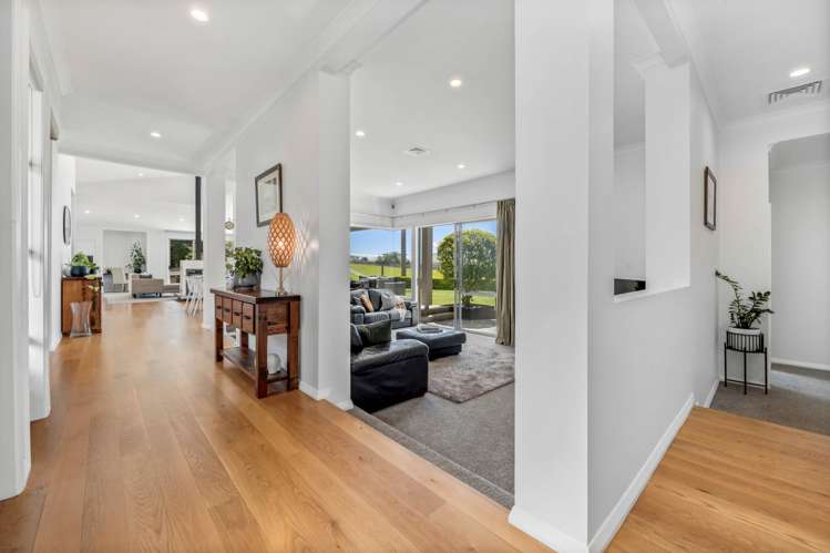 9 Intrepid Crescent Beachlands_17