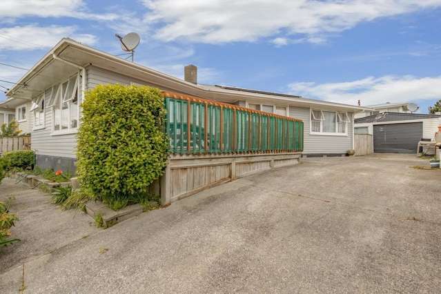 43 Mark Avenue Paparangi_3