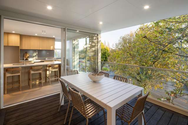 Freehold Inner-City Living