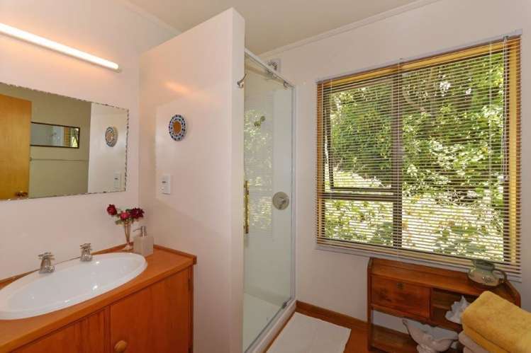 714 Cable Bay Road Cable Bay_19