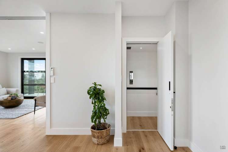1/2 Valonia Street_4
