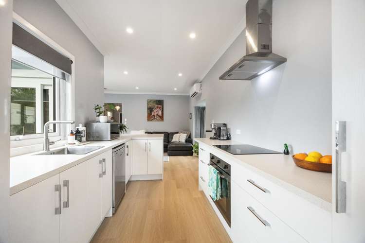 81A Woodglen Road Glen Eden_5