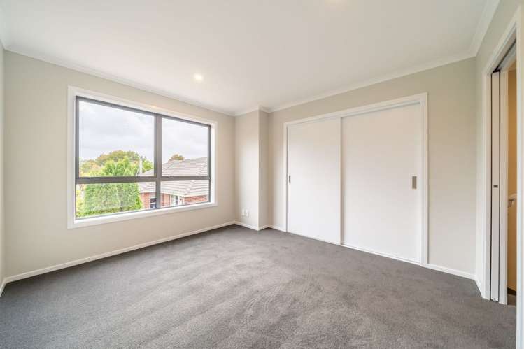 2/10 Marion Street Silverstream_8