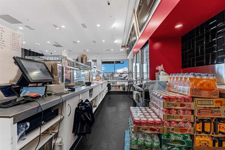 Shop 9, 1 John Goulter Drive Auckland Airport_22